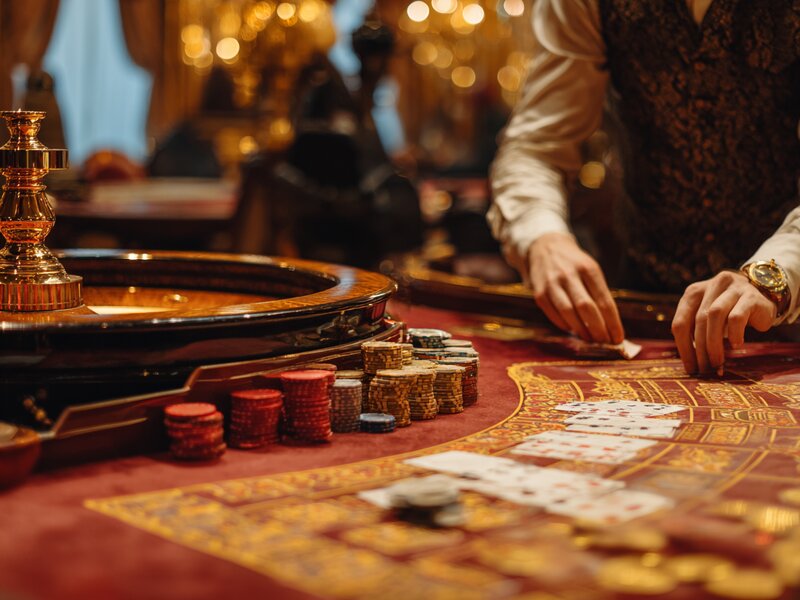 Interior de cassino moderno com jogos